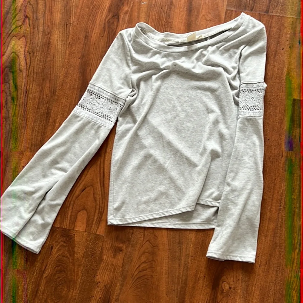Tee - Picture 1 of 1
